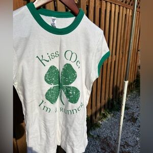 “Kiss me, I’m a (Irish) runner” tee shirt